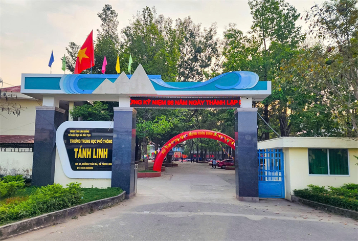 Tính Thành bàn giao khai trương Website Trường THPT Tánh Linh